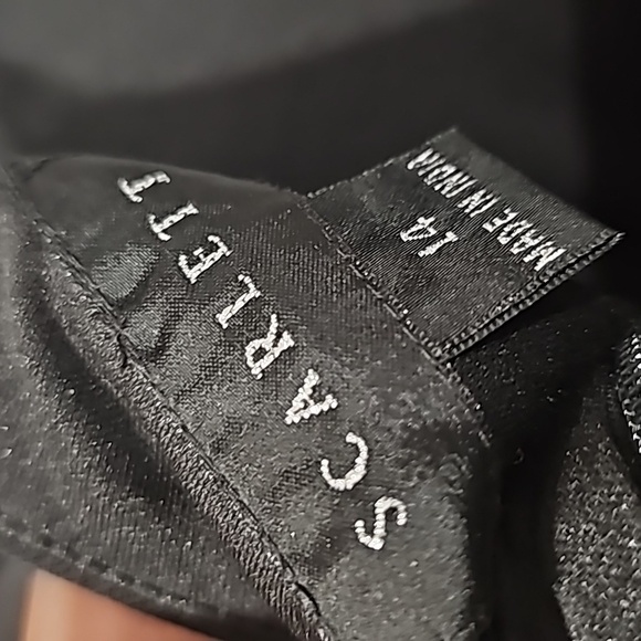 NWT Long black gown with lace top - Picture 9 of 11